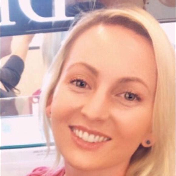 Meet your Posher, Amanda - Picture 1 of 1